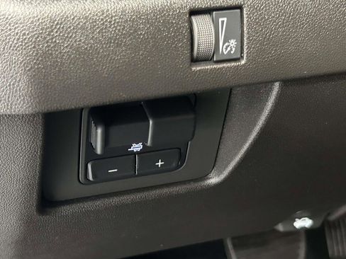 Used 2023 Chevrolet Colorado LT w/ LT Convenience Package AWD/4WD image 20