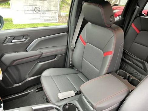New 2026 Chevrolet Colorado Z71 w/ Technology Package AWD/4WD image 24