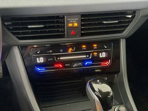 New 2025 Volkswagen Jetta SE FWD image 16