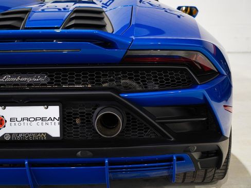Used 2023 Lamborghini Huracan EVO image 36