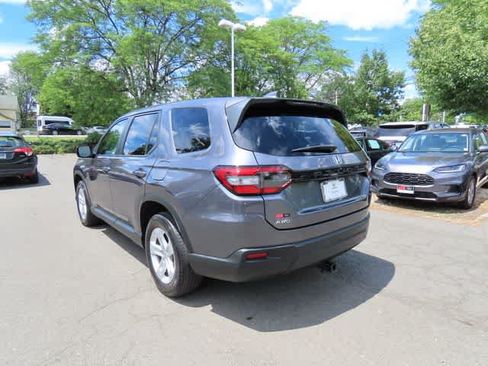 Certified 2023 Honda Pilot LX image 4