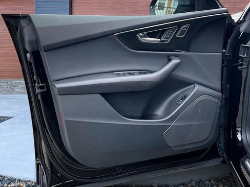 Used 2019 Audi Q8 Premium image 23