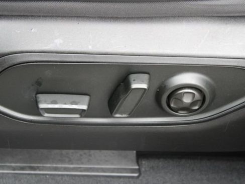 Used 2024 Jeep Grand Cherokee L Laredo image 37