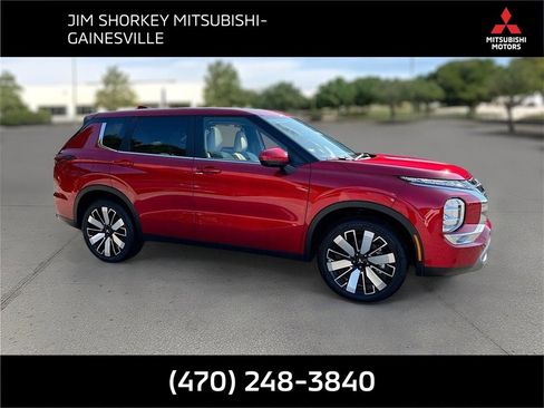 New 2025 Mitsubishi Outlander SE image 1