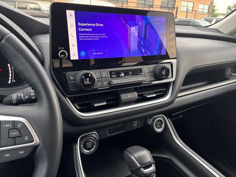 Used 2025 Toyota Grand Highlander FWD image 17