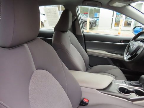 Used 2023 Toyota Camry LE image 32