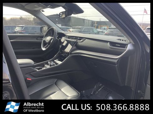 Used 2024 Jeep Grand Cherokee L Limited image 21