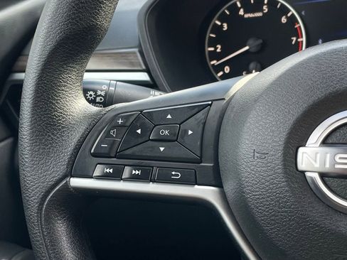 Used 2024 Nissan Altima 2.5 SV image 14