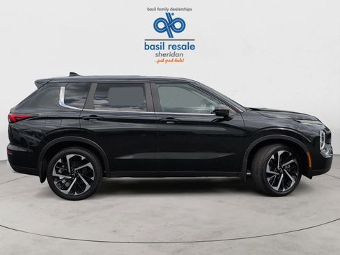 Used 2022 Mitsubishi Outlander SE image 11