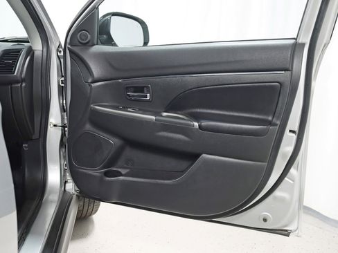 Used 2024 Mitsubishi Outlander Sport SE image 29