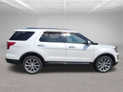 Used 2016 Ford Explorer Limited w/ Equipment Group 303A AWD/4WD image 8