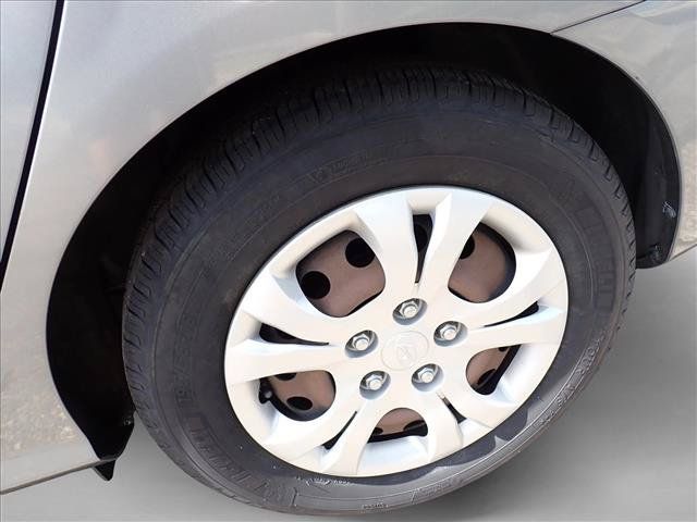 Used 2010 Hyundai Elantra GLS FWD image 6