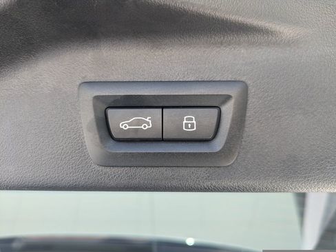 Used 2025 BMW X5 xDrive40i AWD/4WD image 12