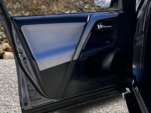 Used 2017 Toyota RAV4 XLE w/ Protection Package image 21