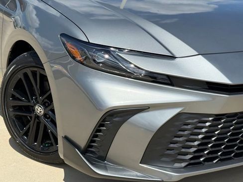 Used 2026 Toyota Camry SE w/ Convenience Package FWD image 3