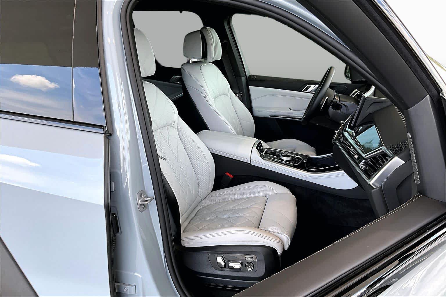 Used 2026 BMW X5 M60i AWD/4WD image 8