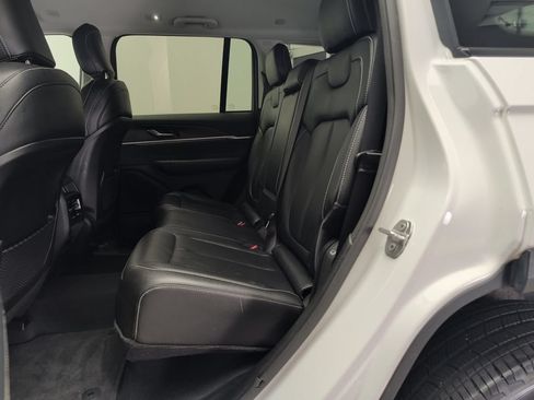 Used 2023 Jeep Grand Cherokee Limited AWD/4WD image 28