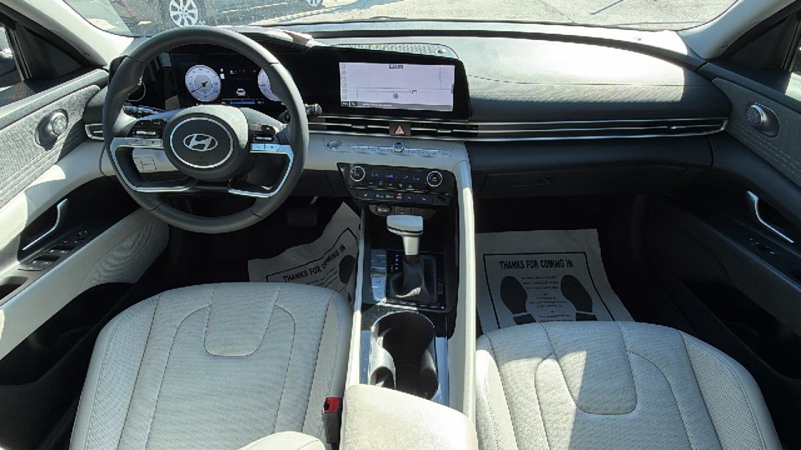 Used 2025 Hyundai Elantra Limited w/ Cargo Package FWD image 23