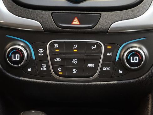 Used 2020 Chevrolet Equinox LT FWD image 22