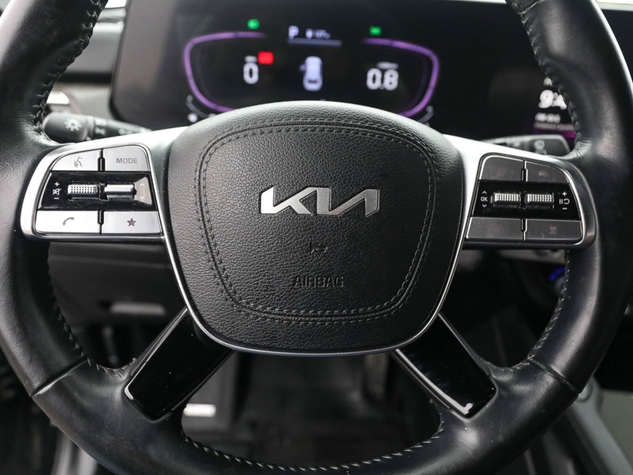 Used 2024 Kia Telluride EX w/ EX Captain's Chair Package FWD image 15