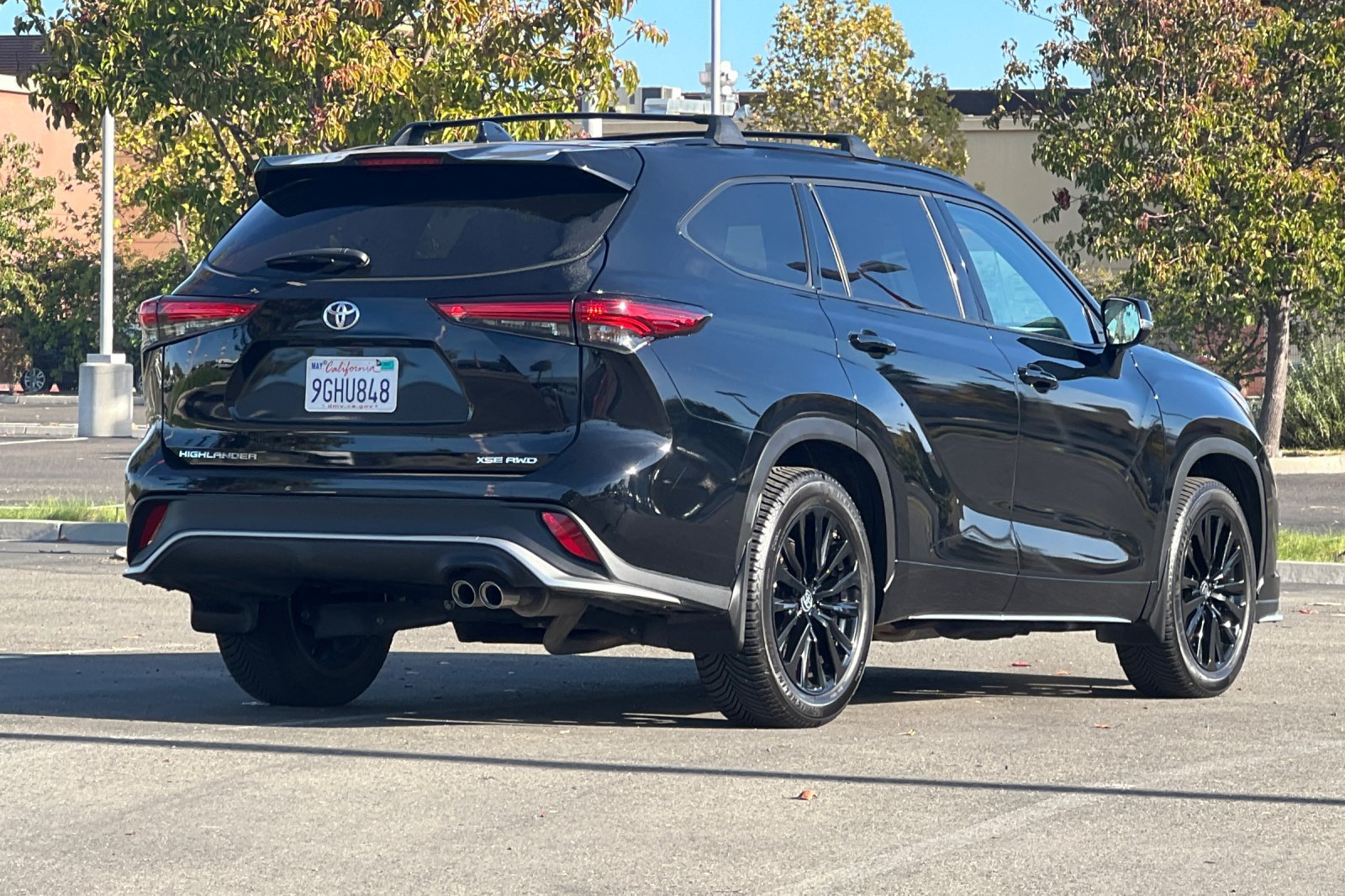 Used 2023 Toyota Highlander XSE AWD/4WD image 4