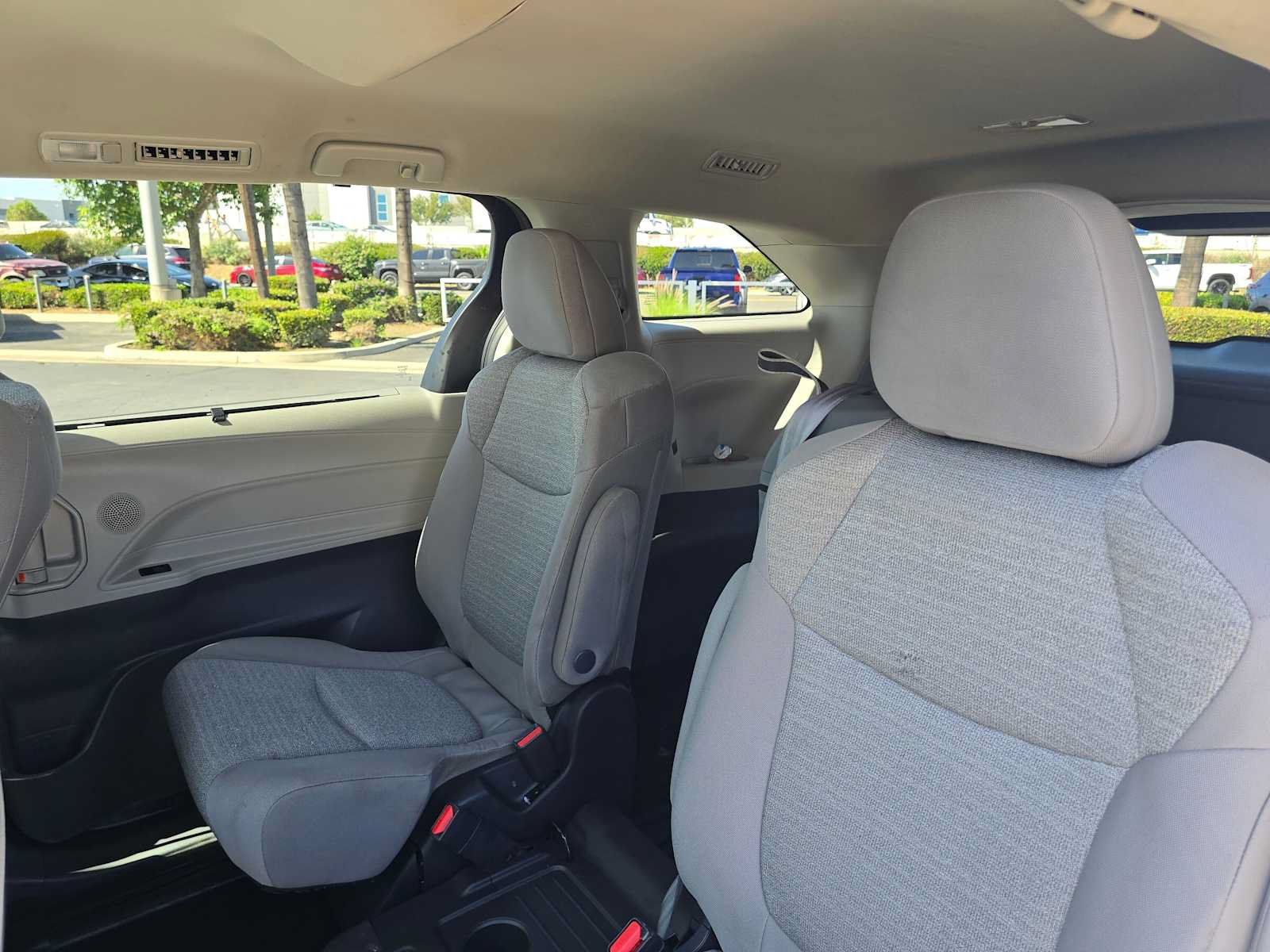Certified 2023 Toyota Sienna LE FWD image 19
