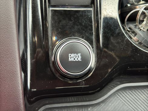 Used 2025 Ford Explorer Platinum AWD/4WD image 22