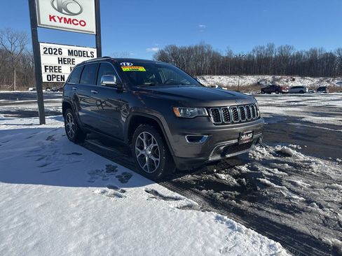 Used 2019 Jeep Grand Cherokee Limited image 4