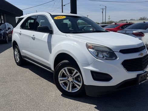 Used 2017 Chevrolet Equinox LS FWD image 2