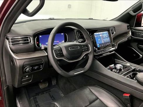 Used 2022 Jeep Wagoneer Series II AWD/4WD image 16