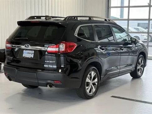 Used 2022 Subaru Ascent Premium w/ Convenience Package image 3