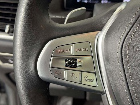 Used 2024 BMW X7 xDrive40i w/ Climate Comfort Package image 22