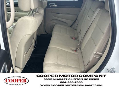 Used 2018 Jeep Grand Cherokee Laredo RWD image 20