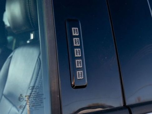 Used 2019 Ford F150 Lariat image 10