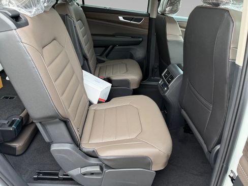 New 2026 Volkswagen Atlas SEL image 13