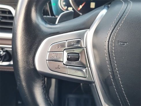 Used 2019 BMW 750i xDrive w/ Executive Package image 28