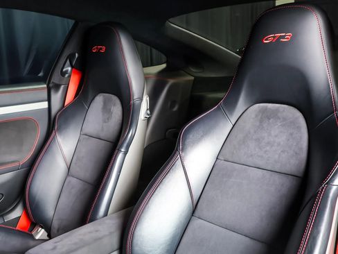 Used 2014 Porsche 911 GT3 image 18