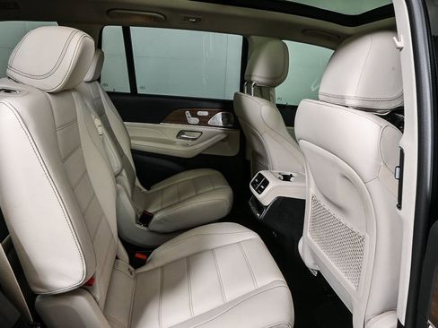 Used 2022 Mercedes-Benz GLS 450 4MATIC image 22