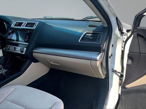 Used 2017 Subaru Outback 2.5i Premium AWD/4WD image 25