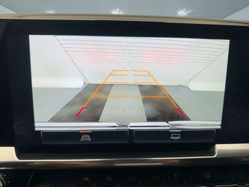 Used 2025 GMC Sierra 1500 Elevation image 24