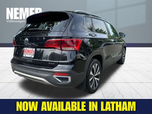 Used 2022 Volkswagen Taos SE AWD/4WD image 4