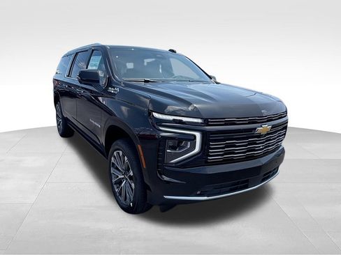 New 2026 Chevrolet Suburban High Country AWD/4WD image 2