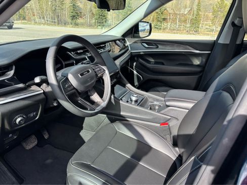 New 2023 Jeep Grand Cherokee Limited w/ Luxury Tech Group II image 27