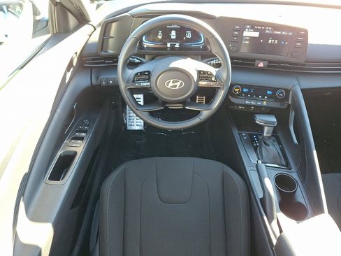 Certified 2025 Hyundai Elantra Sport image 12