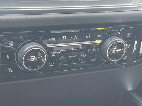 Used 2023 Chevrolet Silverado 1500 High Country AWD/4WD image 23