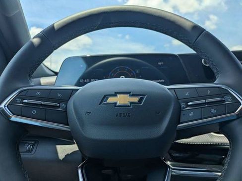 New 2026 Chevrolet Equinox LT w/ Convenience Package II FWD image 33