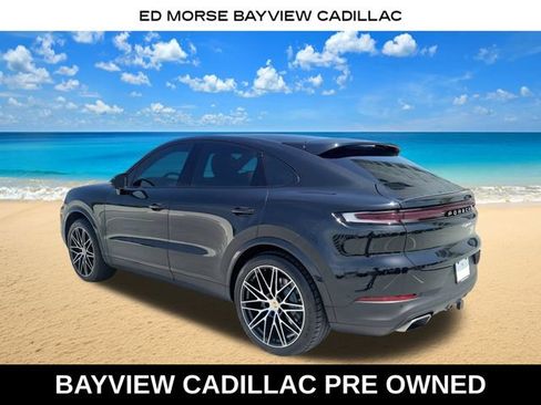 Used 2024 Porsche Cayenne Coupe AWD/4WD image 3