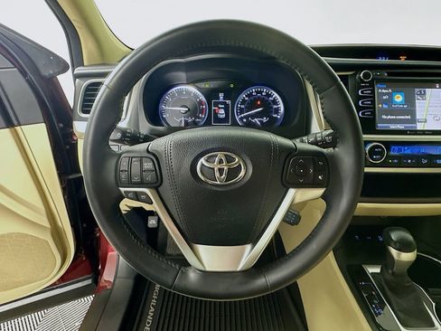 Used 2016 Toyota Highlander XLE image 13