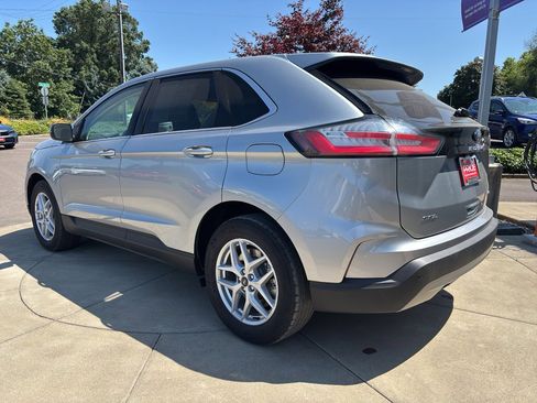 Used 2024 Ford Edge SEL image 3