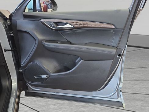 Used 2023 Buick Envision Avenir image 30